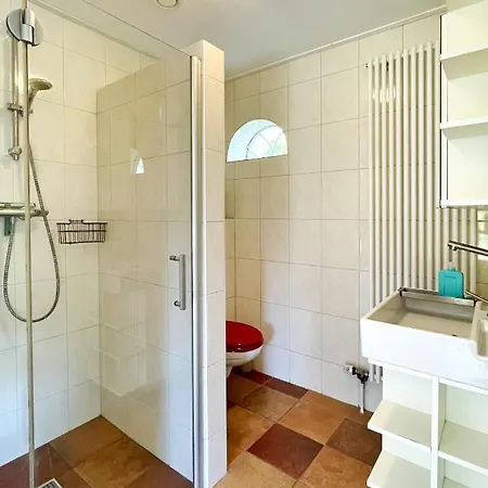 Uylkenshof Safaritenten En Natuurhuisjes