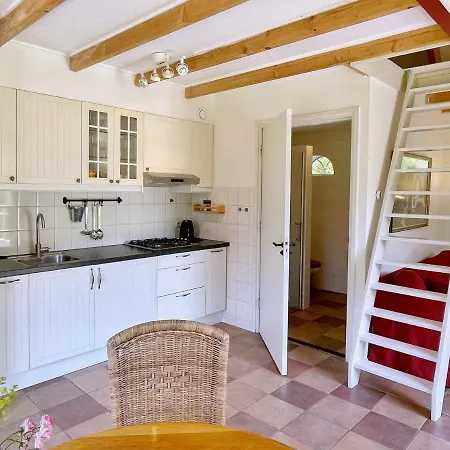 Uylkenshof Safaritenten En Natuurhuisjes *