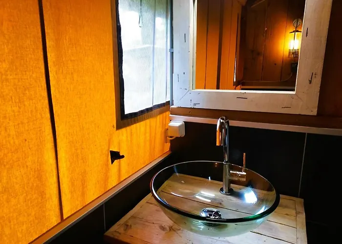 度假居 Uylkenshof Safaritenten En Natuurhuisjes 伊皮