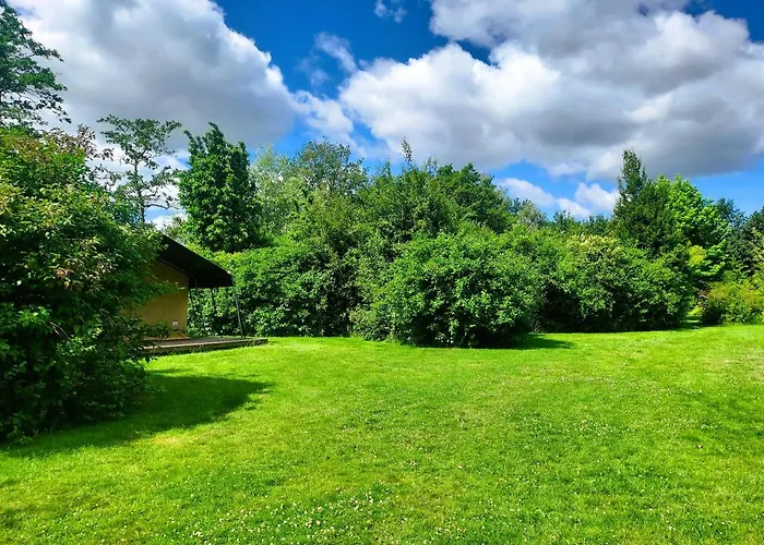 Uylkenshof Safaritenten En Natuurhuisjes *