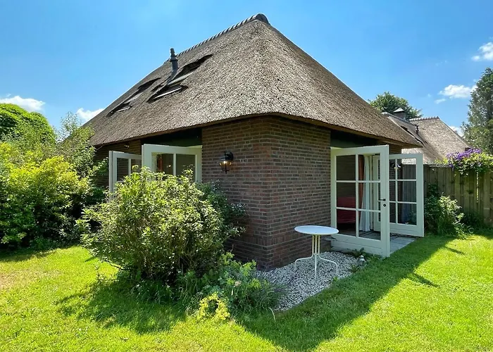 Uylkenshof Safaritenten En Natuurhuisjes * Epe