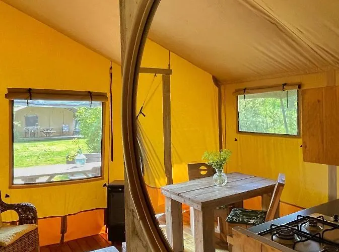 Uylkenshof Safaritenten En Natuurhuisjes Hébergement de vacances