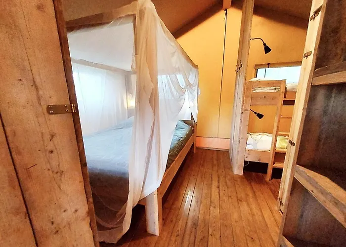 بيت للعطل Uylkenshof Safaritenten En Natuurhuisjes إبّ