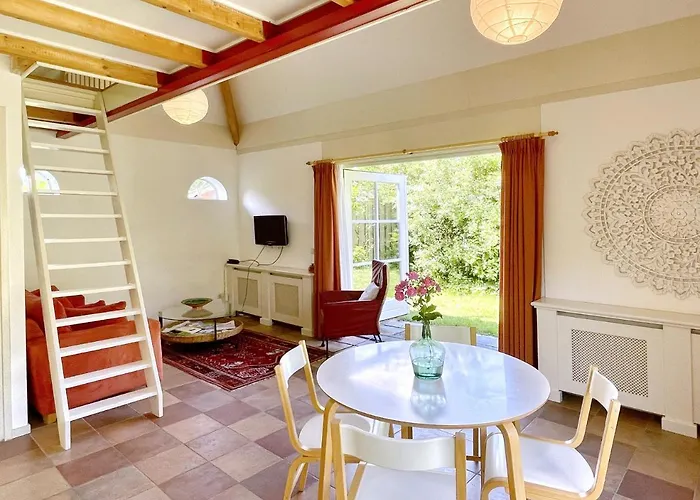 Uylkenshof Safaritenten En Natuurhuisjes * إبّ