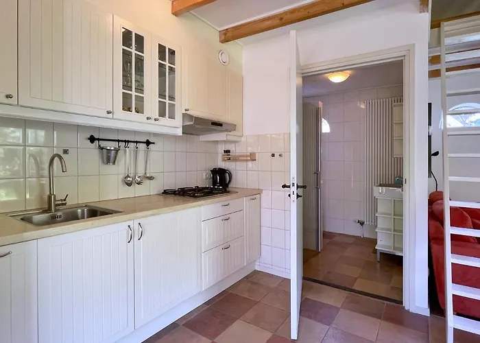 Uylkenshof Safaritenten En Natuurhuisjes